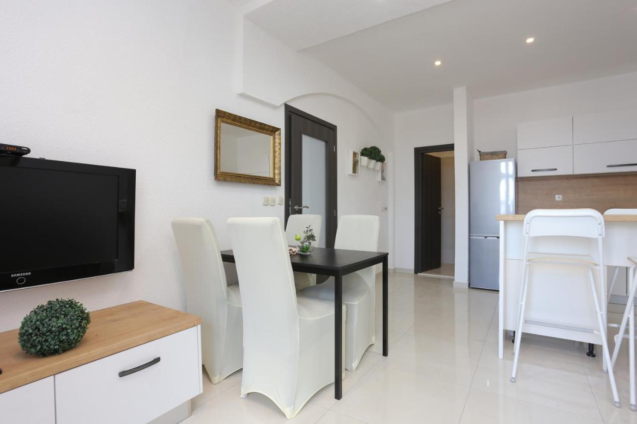 Apartments With A Parking Space Mastrinka, Ciovo - 4324 تروغير المظهر الخارجي الصورة