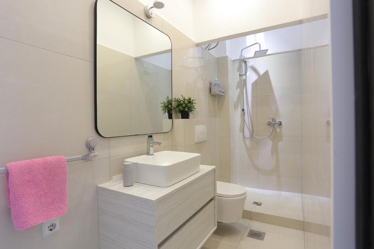 Apartments With A Parking Space Mastrinka, Ciovo - 4324 تروغير المظهر الخارجي الصورة
