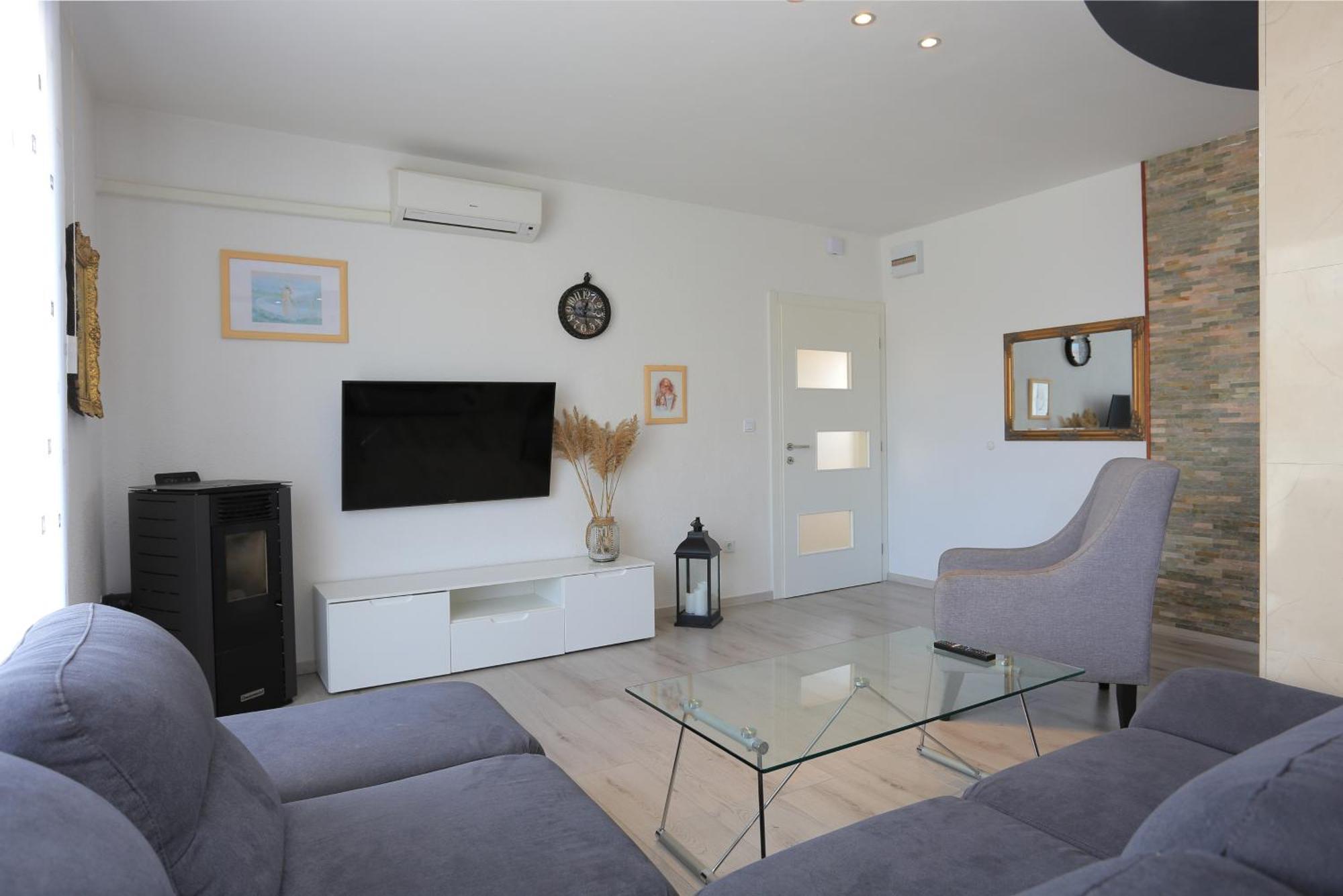 Apartments With A Parking Space Mastrinka, Ciovo - 4324 تروغير الغرفة الصورة