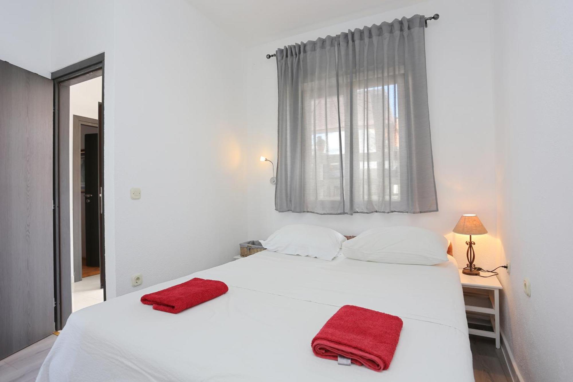 Apartments With A Parking Space Mastrinka, Ciovo - 4324 تروغير الغرفة الصورة